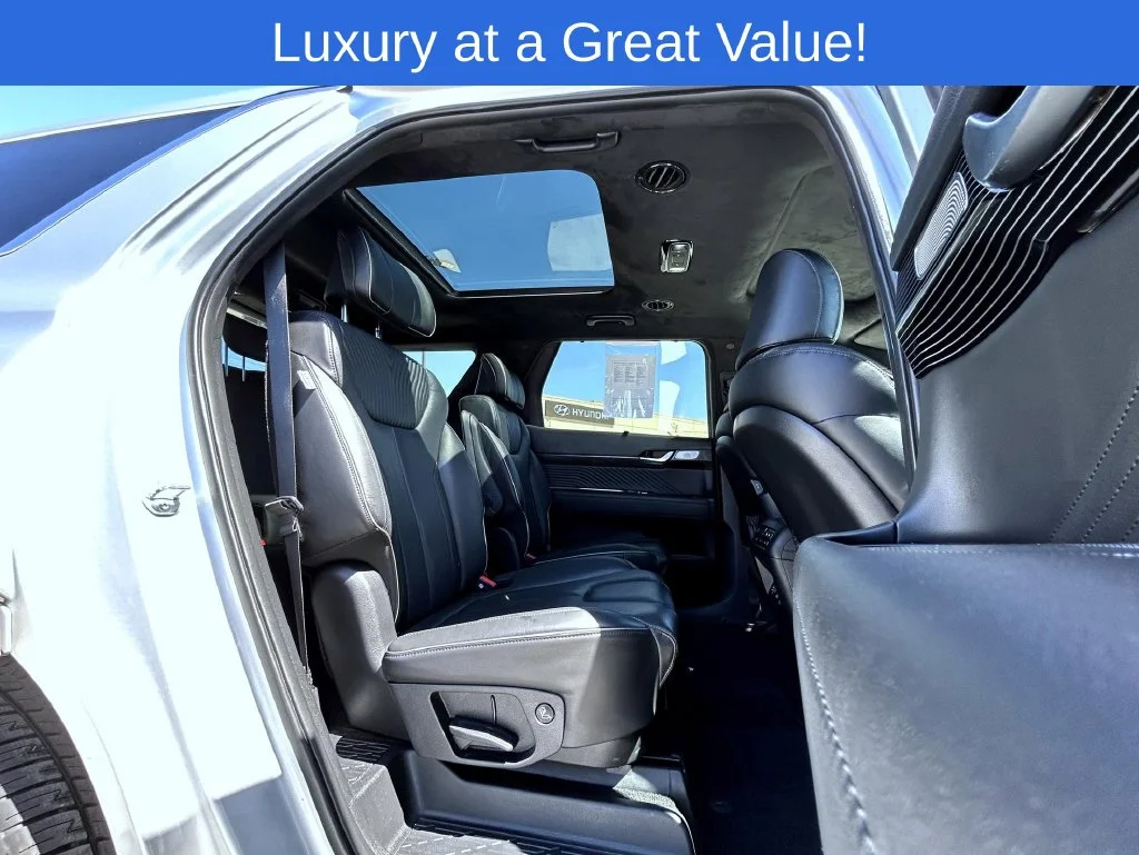 Used 2023 Silver Hyundai Calligraphy image 18