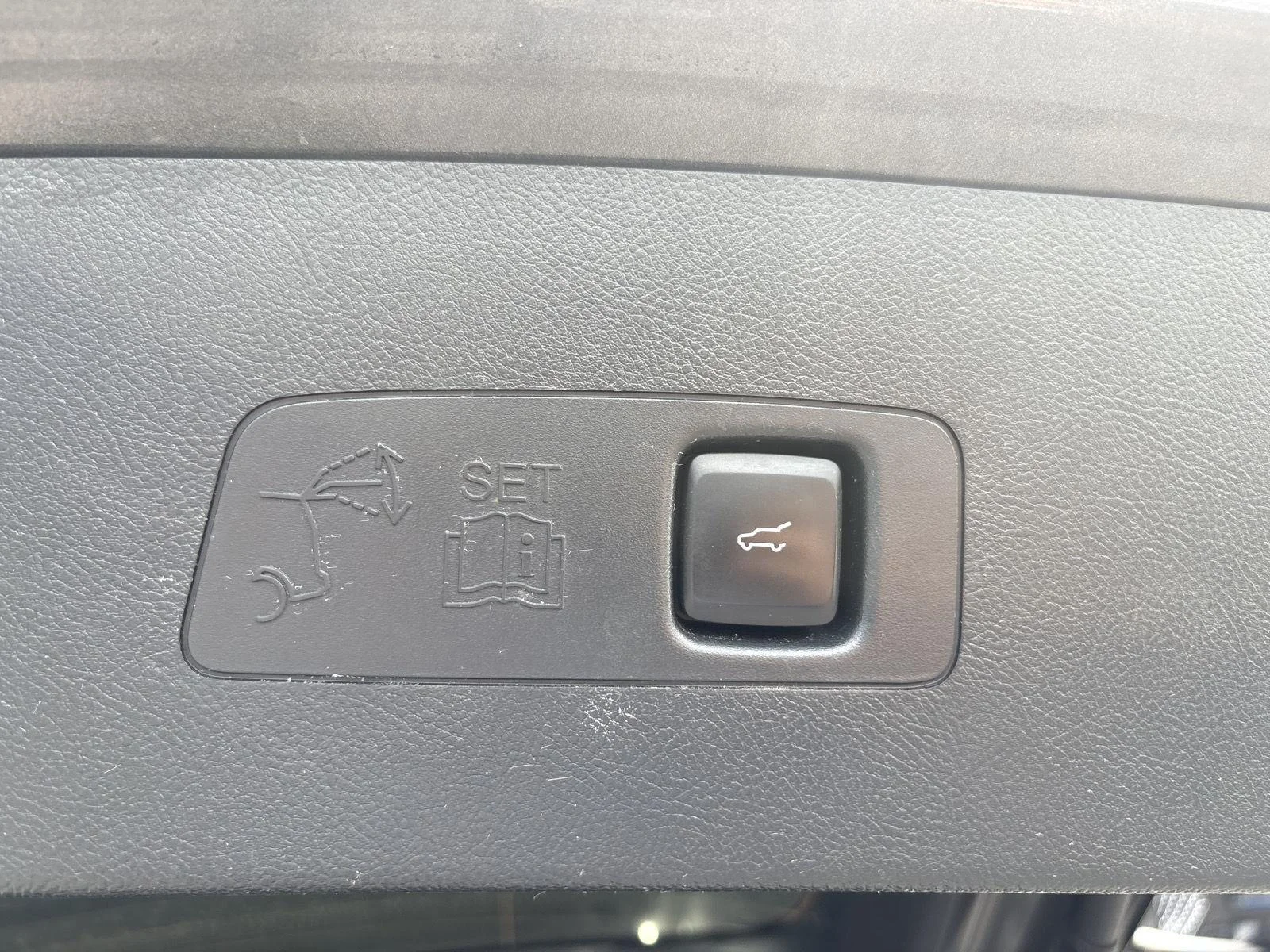 Used 2020 Magnetic Gray Lincoln Standard image 21