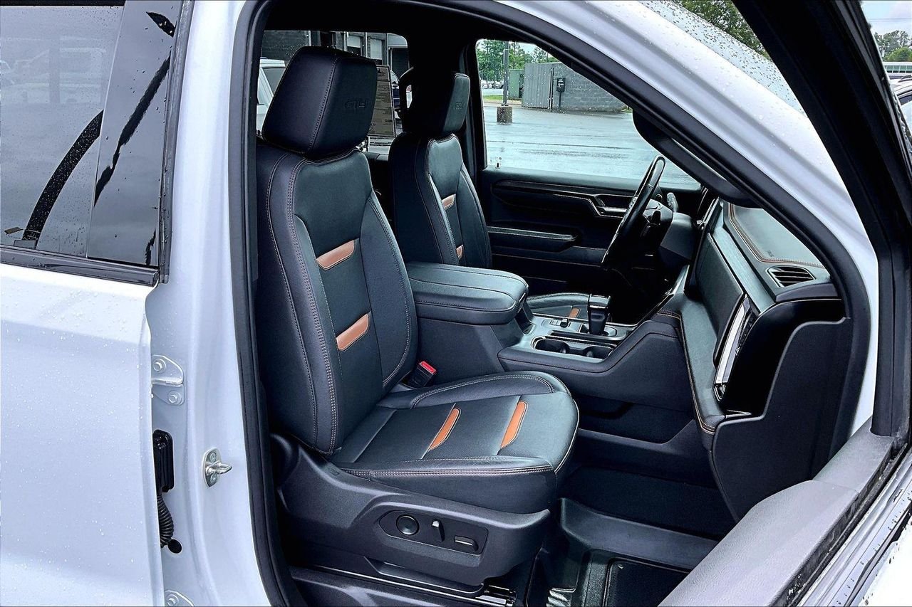Used 2023 Summit White GMC AT4 image 31