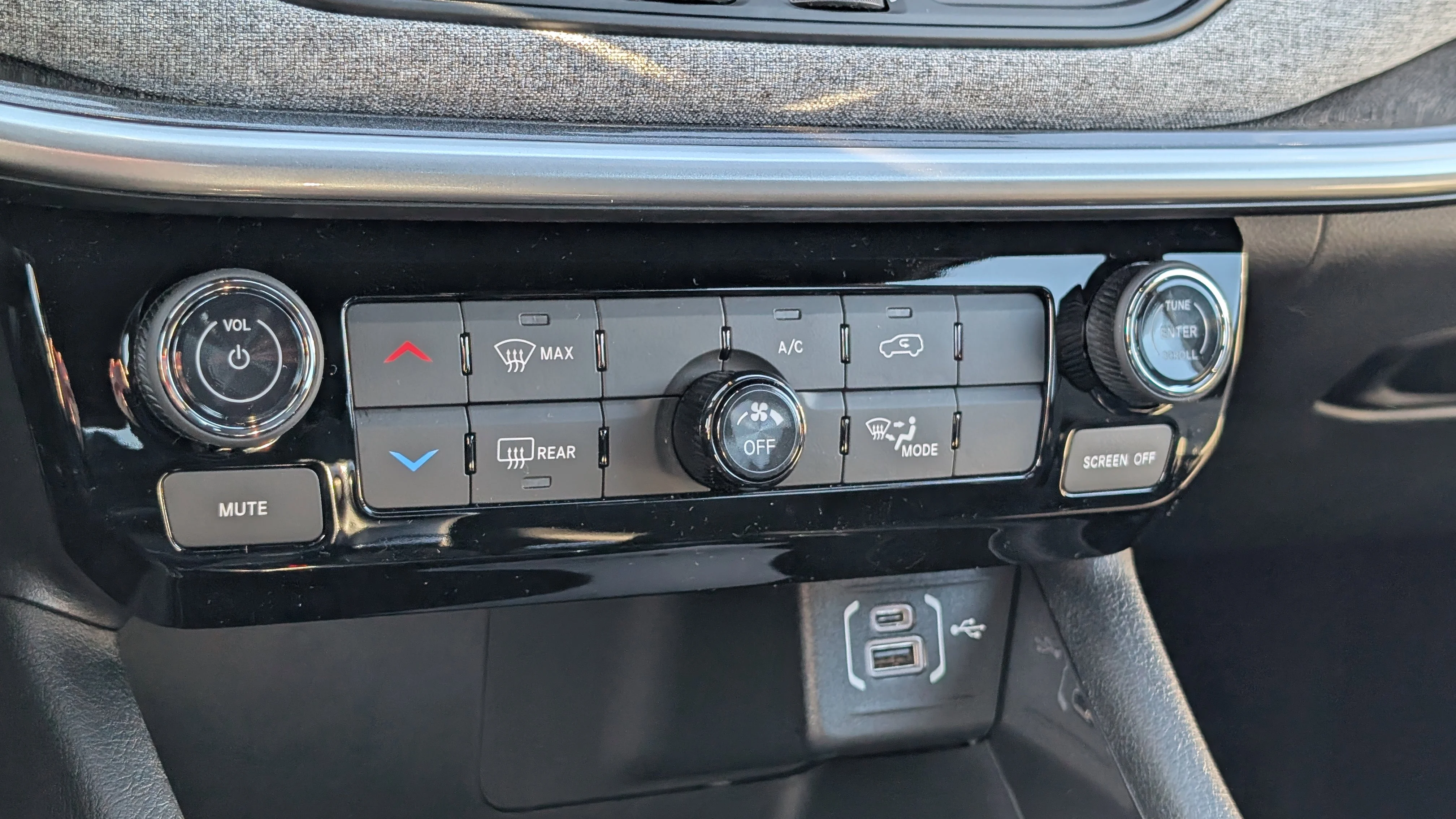 New 2026 Silver Zynith Metallic Jeep Sport image 27