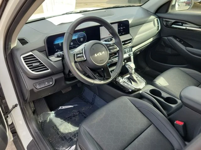 Used 2024 White Kia EX image 18