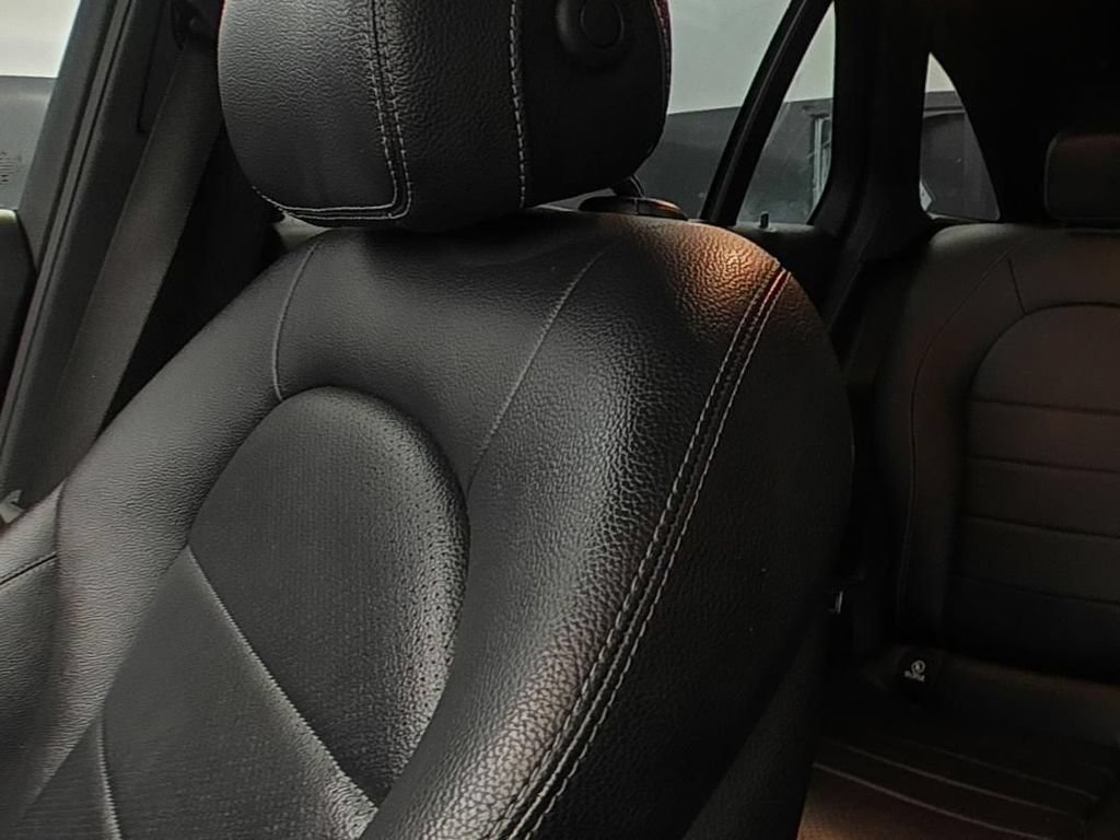 Used 2020 Black Mercedes-Benz GLC 300 image 9