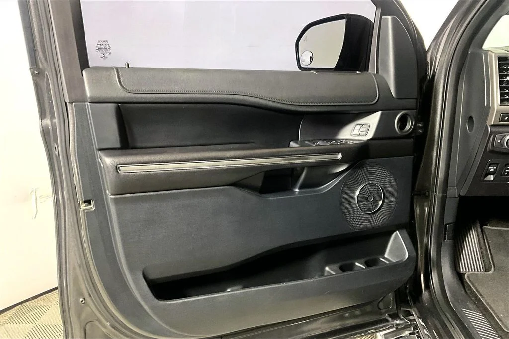 Certified Used 2018 Magnetic Ford XLT image 18
