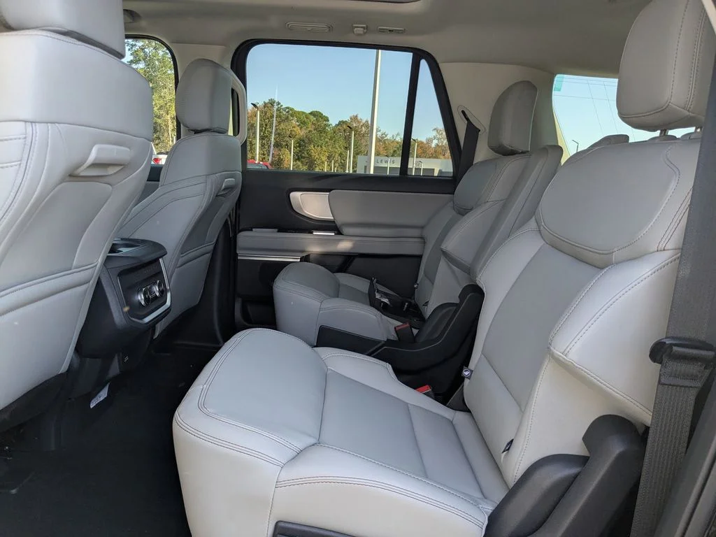 2025 Ford Expedition Active - Photo 15