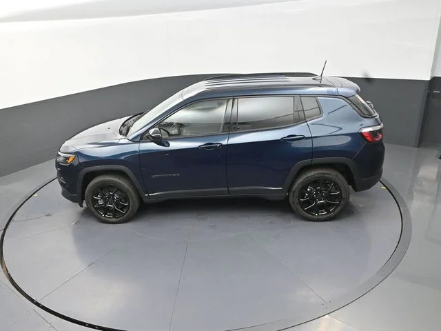New 2026 Fathom Blue Pearl-Coat Exterior Paint Jeep Latitude image 14