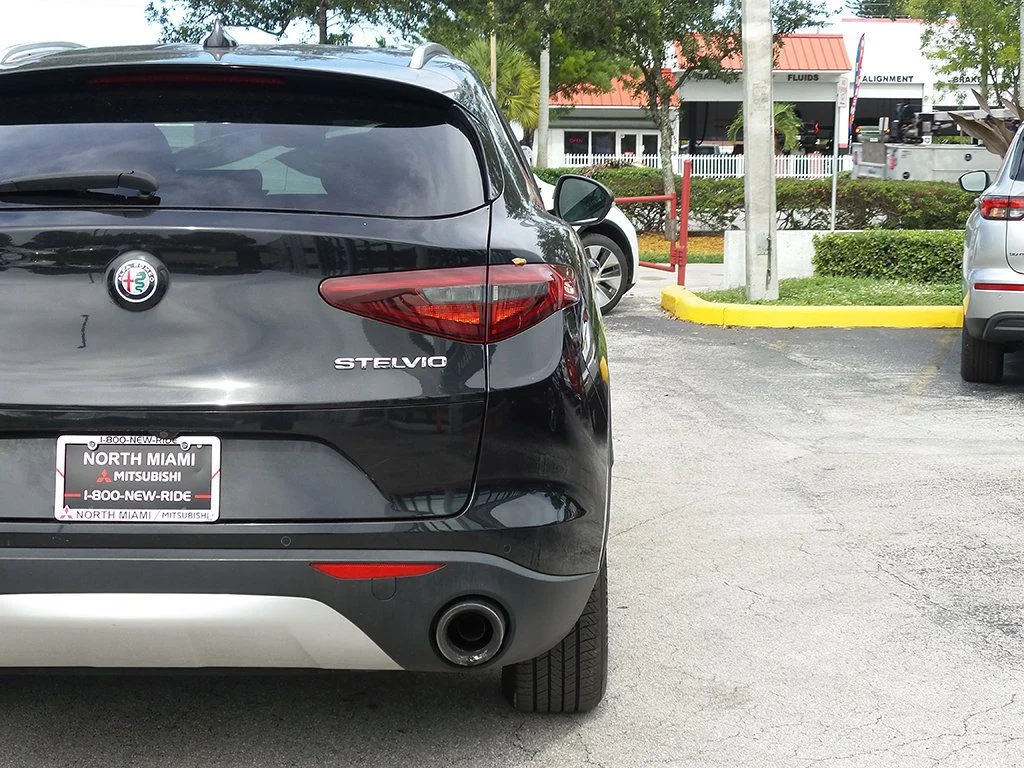 Used 2019 Black Alfa Romeo Base image 15