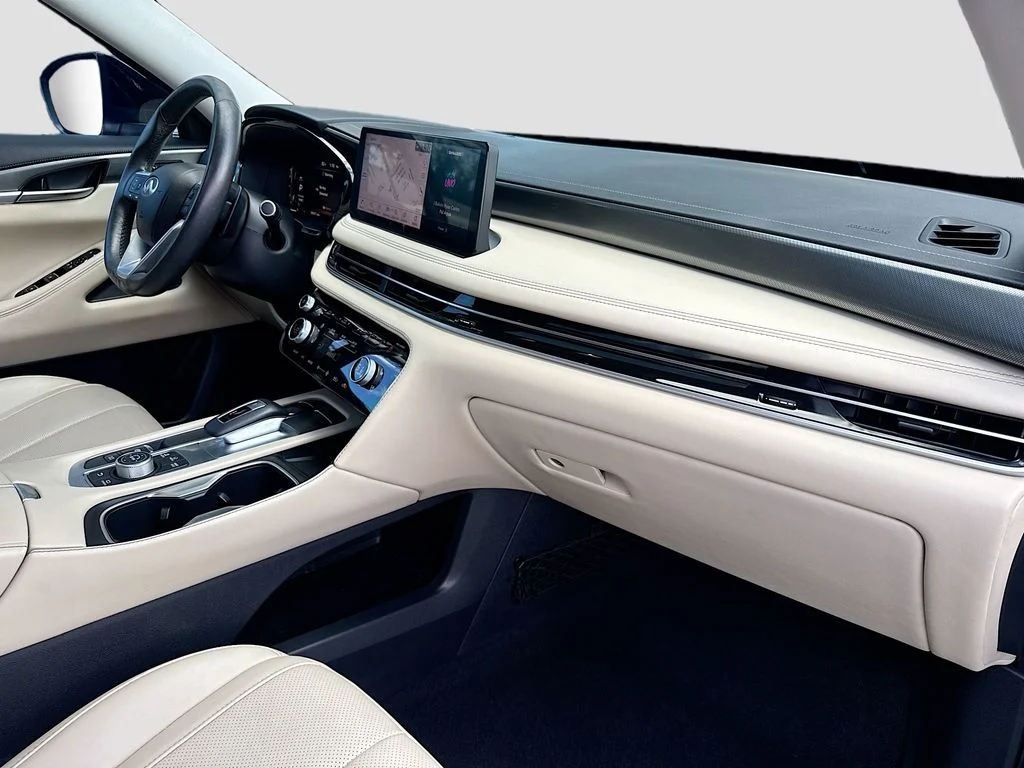 Used 2023 Gray INFINITI LUXE image 32