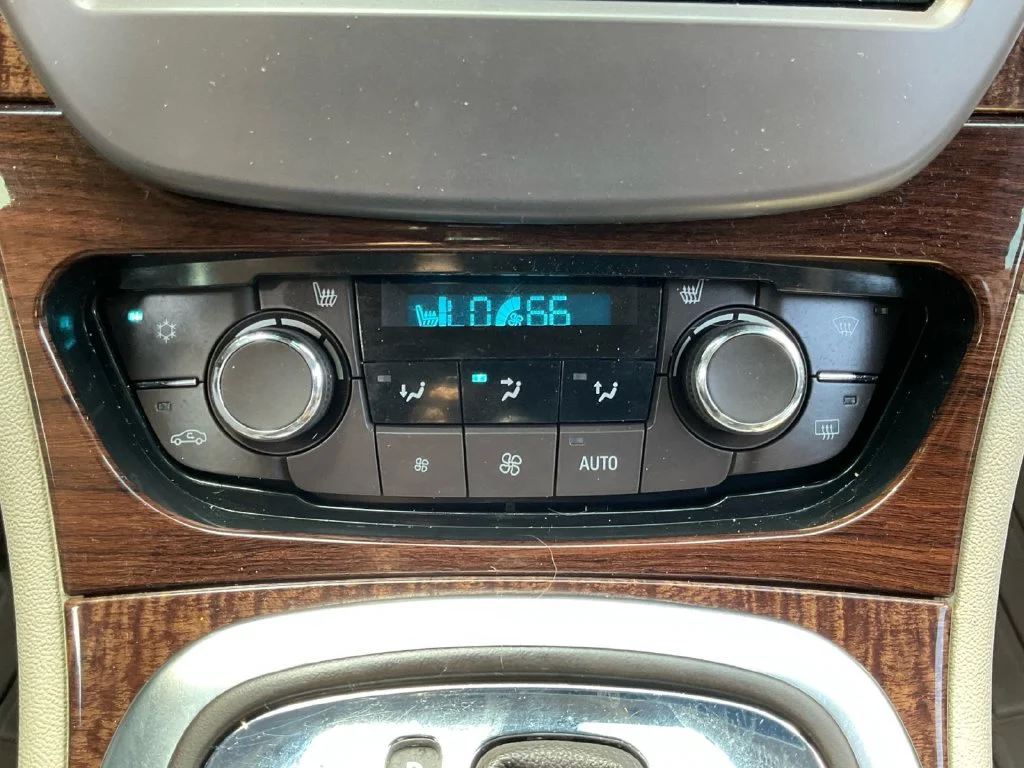 Used 2012 White Buick Premium I image 25