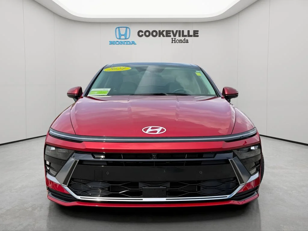 Used 2024 Ultimate red Hyundai Limited image 4