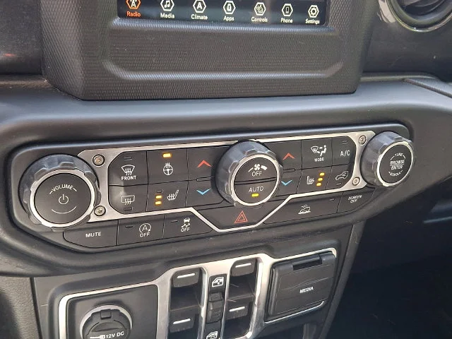 Used 2022 Black Jeep Sport image 18