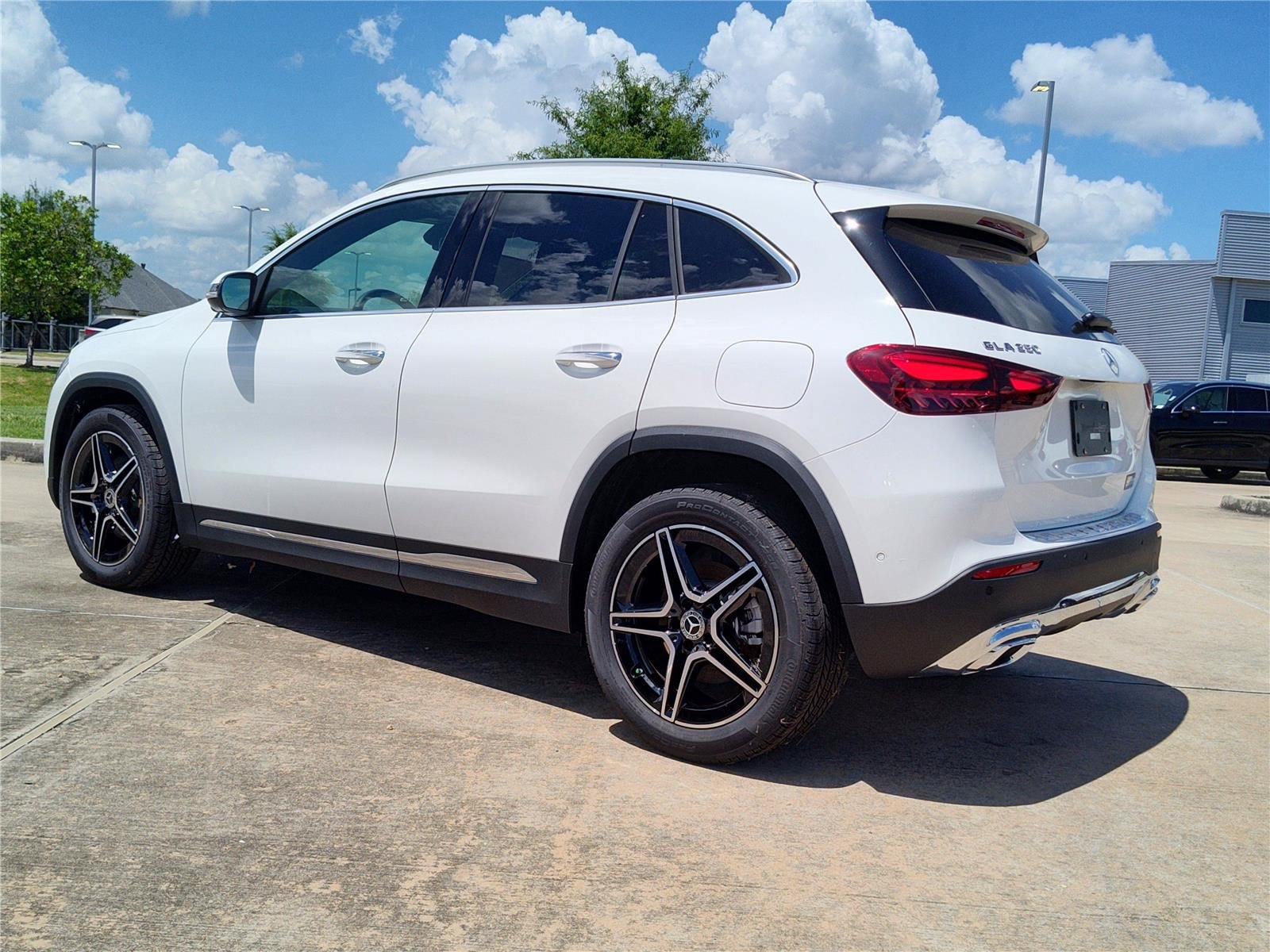 New 2026 Polar White Mercedes-Benz GLA 250 image 3