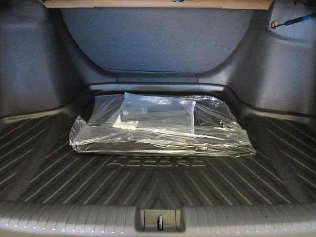 2025 Honda Accord LX - Photo 9