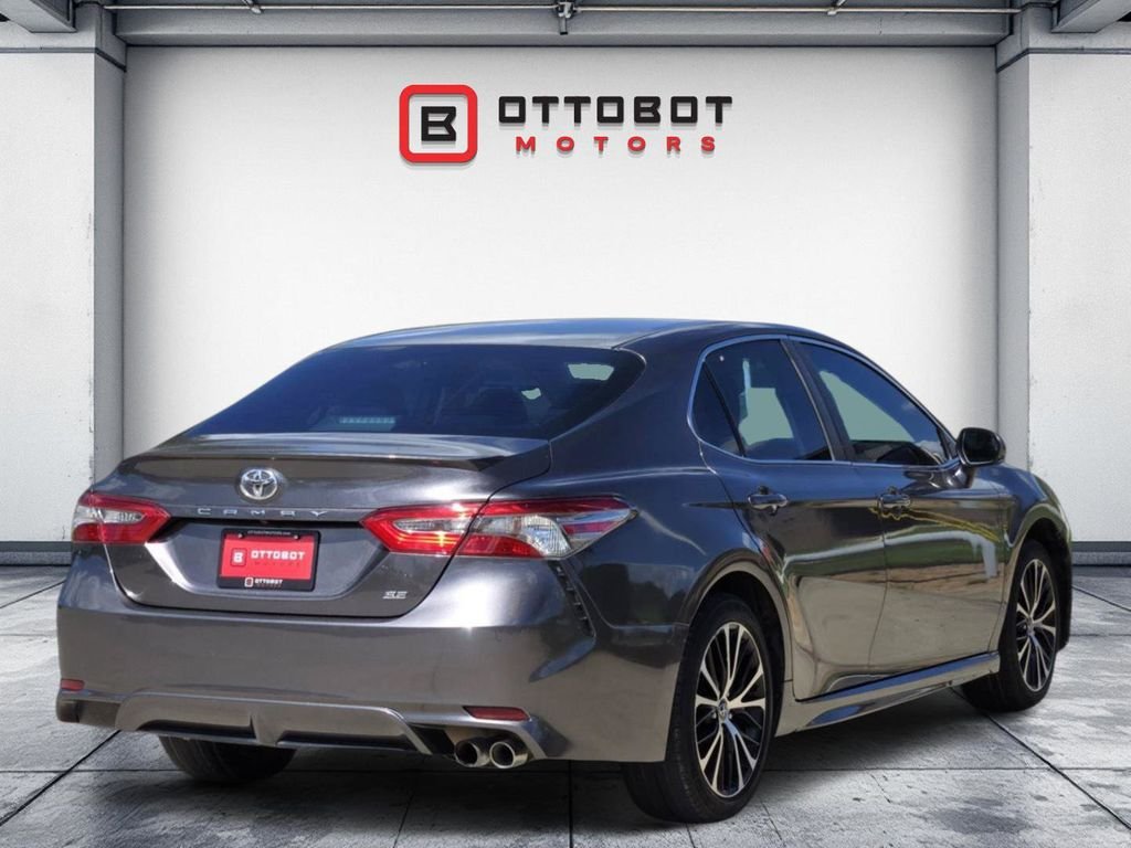 Used 2018 Gray Toyota SE image 4