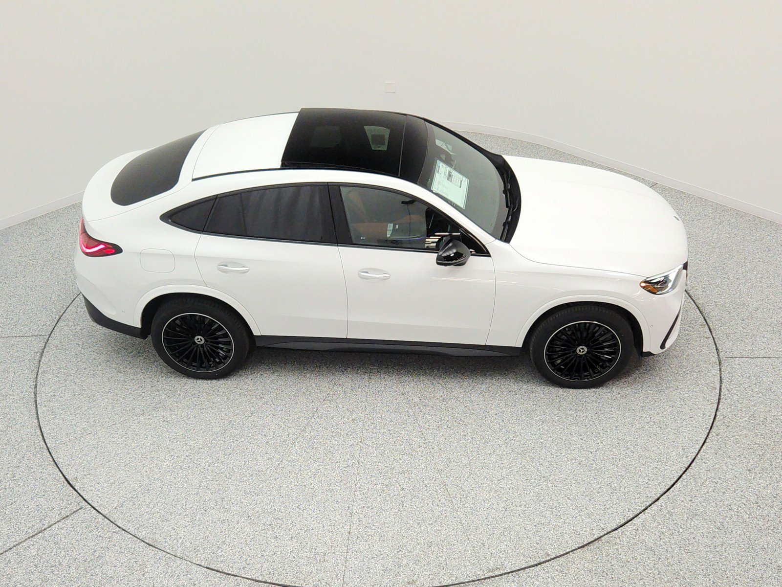 New 2026 MANUFAKTUR Moonlight White Metallic Mercedes-Benz GLC 300 4MATIC® Coupe image 48