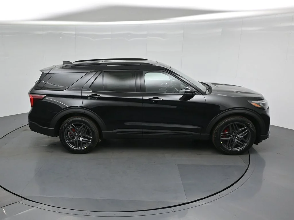 New 2026 Agate Black Metallic Ford ST image 39