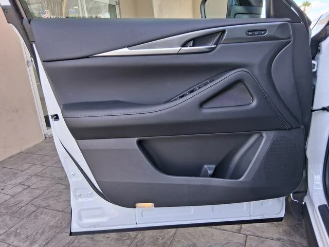 New 2027 RADIANT WHITE INFINITI Pure FWD image 14