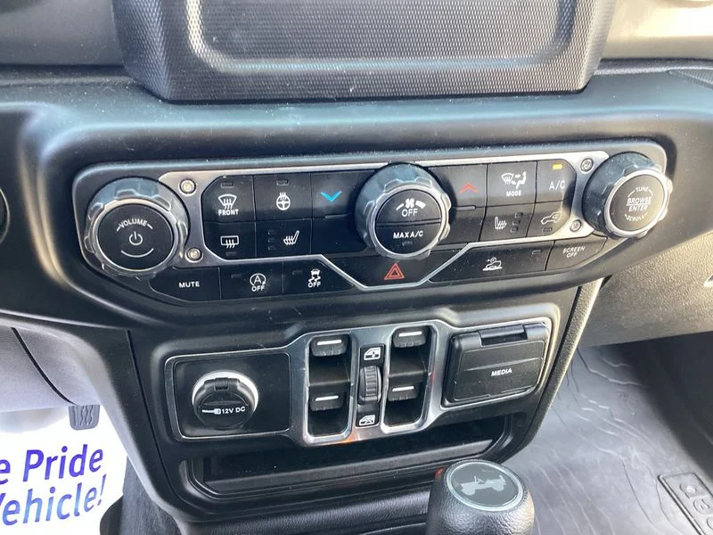 Used 2023 Black Jeep Sport S image 33