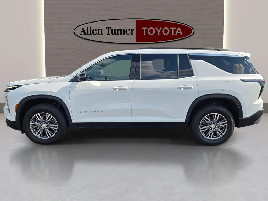 Used 2026 White Chevrolet LT image 13