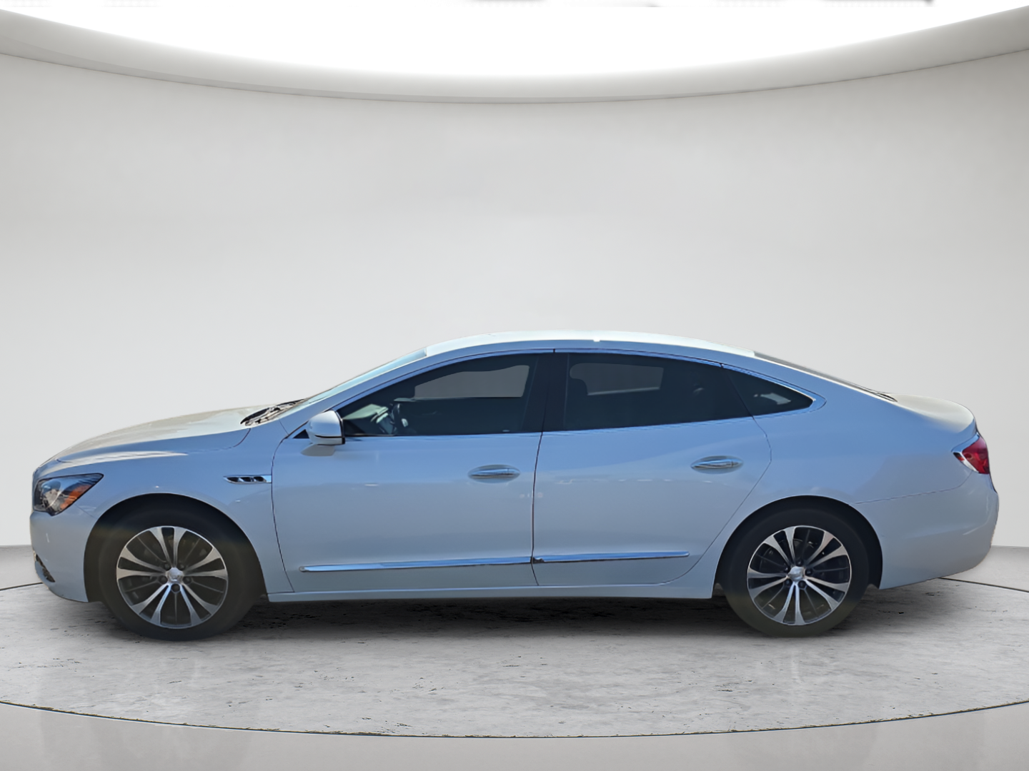 Used 2017 White Buick Essence image 8