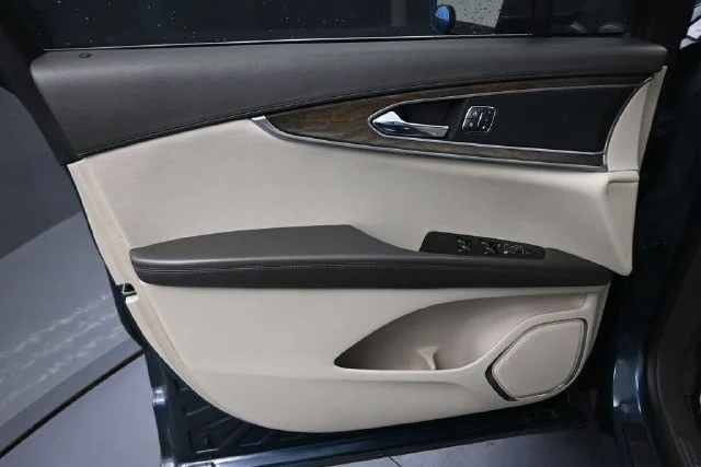 Used 2016 Blue Lincoln Reserve image 28