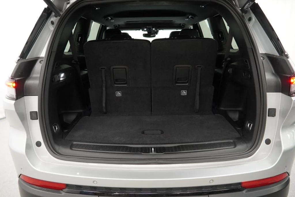 Used 2024 Silver Jeep Altitude X image 44