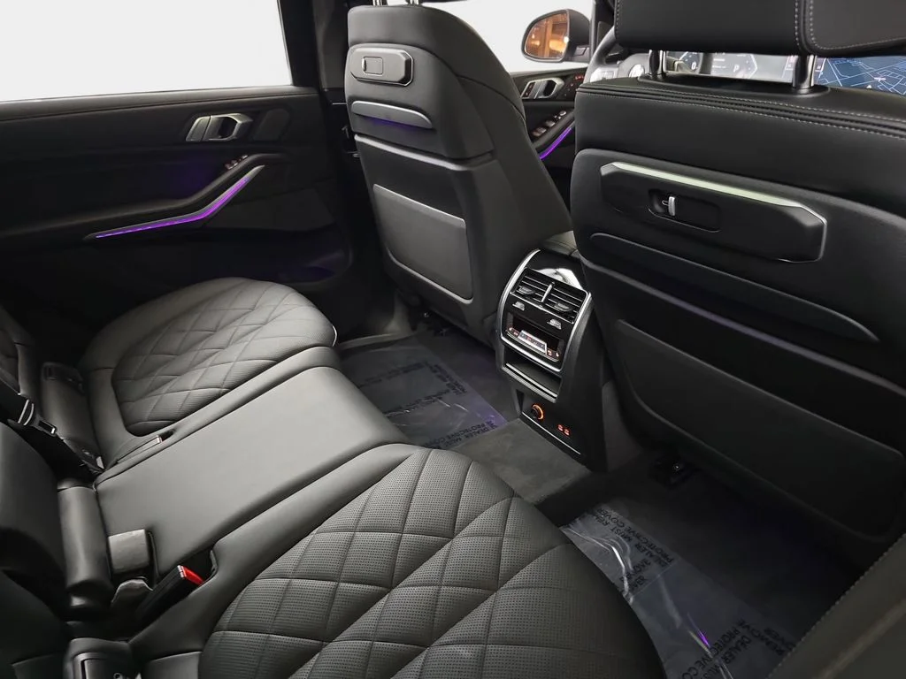 Used 2024 Skyscraper Gray Metallic BMW xDrive40i image 13