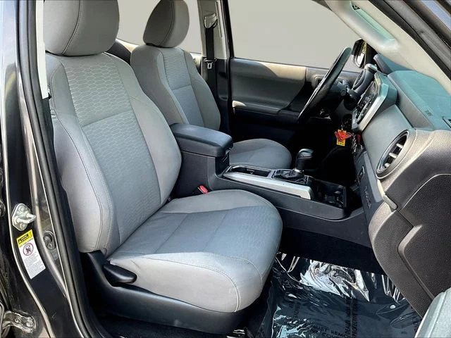 Used 2016 Gray Toyota SR5 image 33