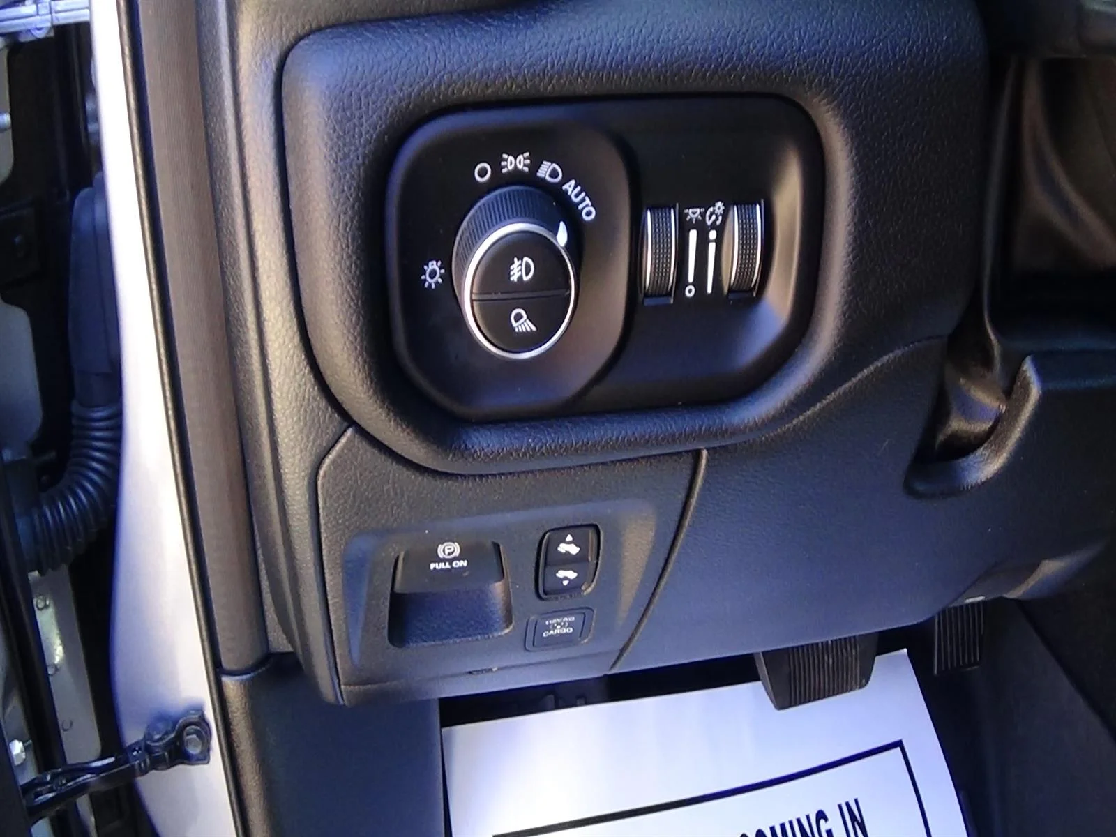 Certified Used 2025 Billet Silver Metallic Clear Coat (psc) RAM Laramie image 22