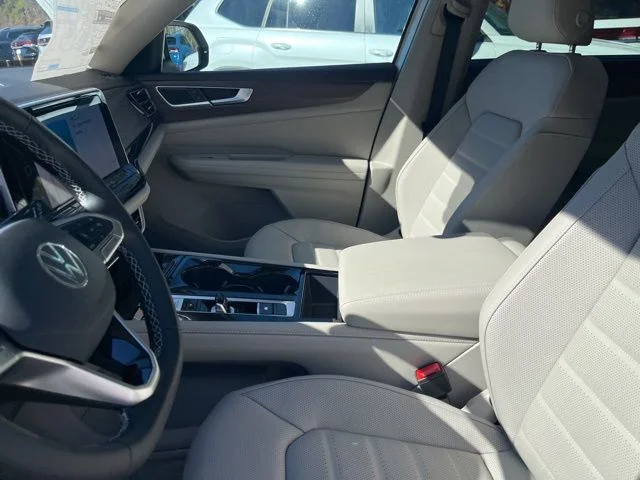 New 2026 White/off-white Volkswagen 2.0T SEL image 9