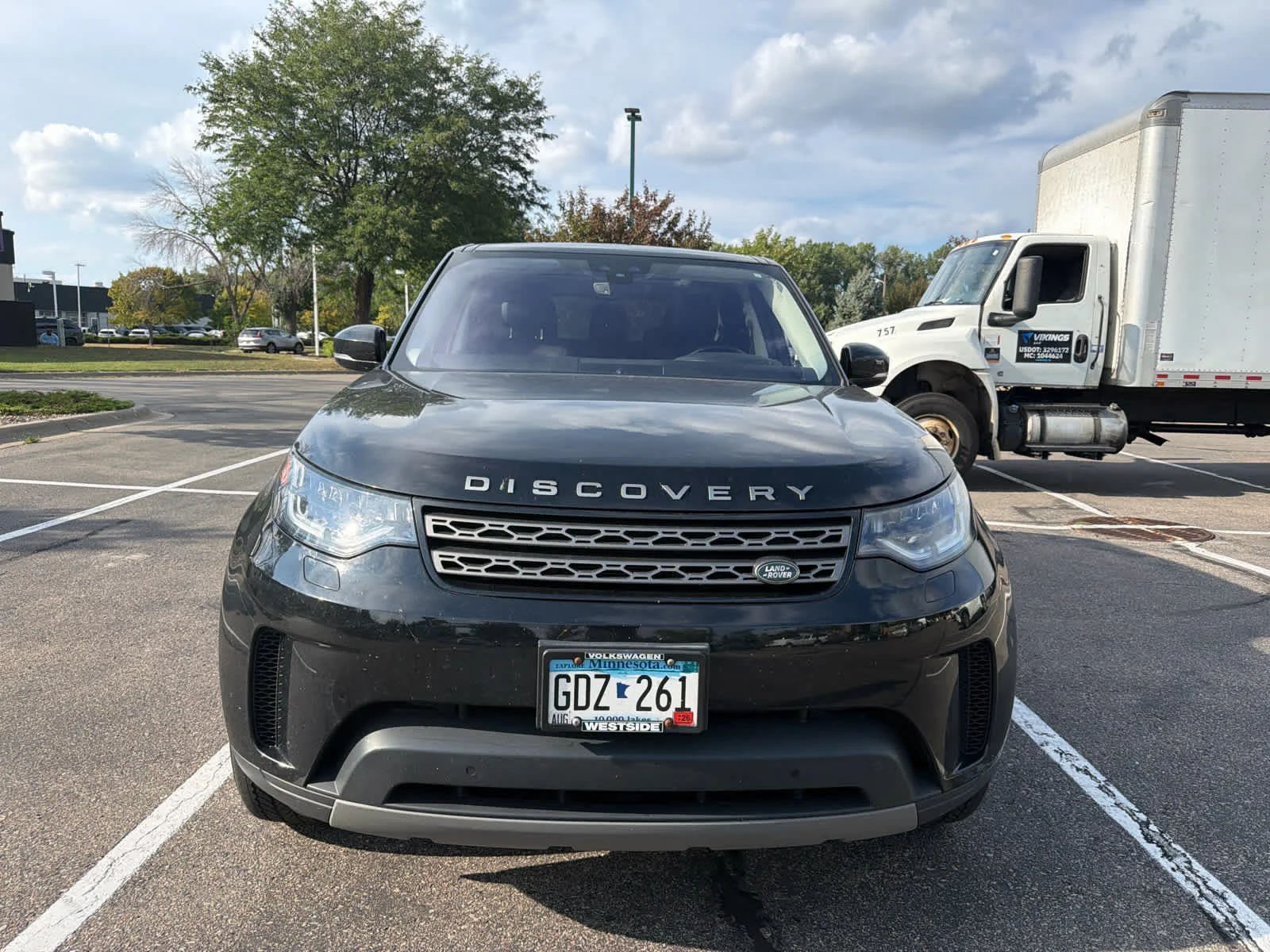 Used 2020 Farallon Black Premium Metallic Land Rover SE image 3
