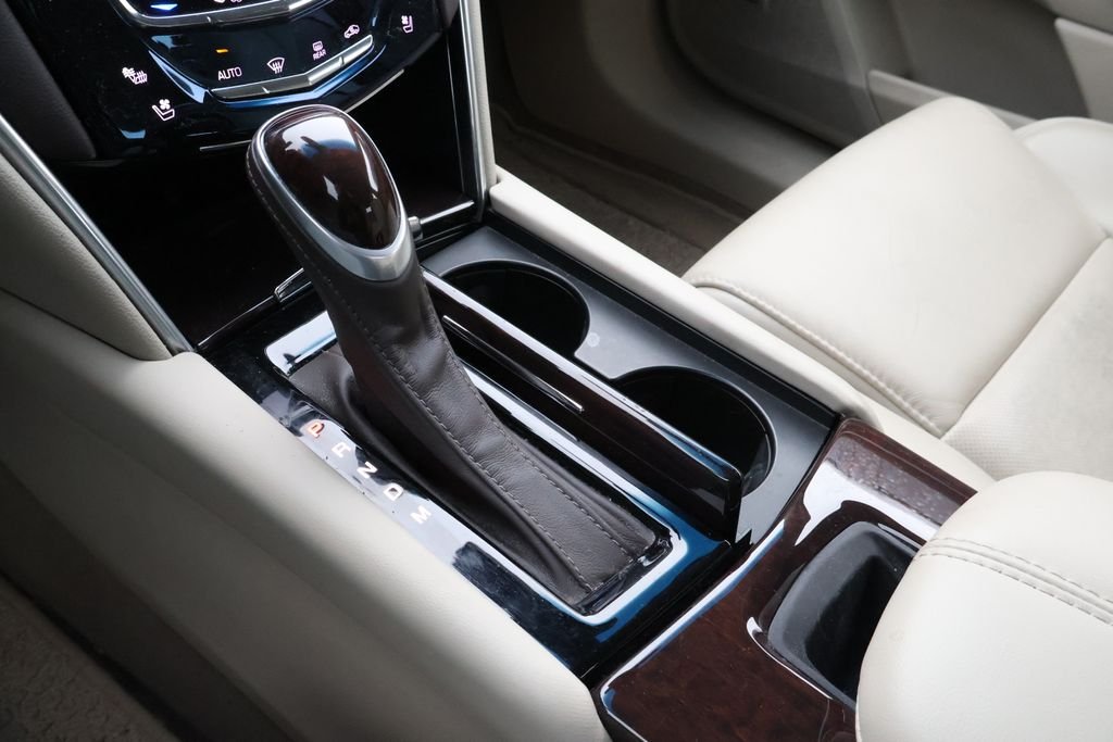Used 2016 White Cadillac Luxury image 27