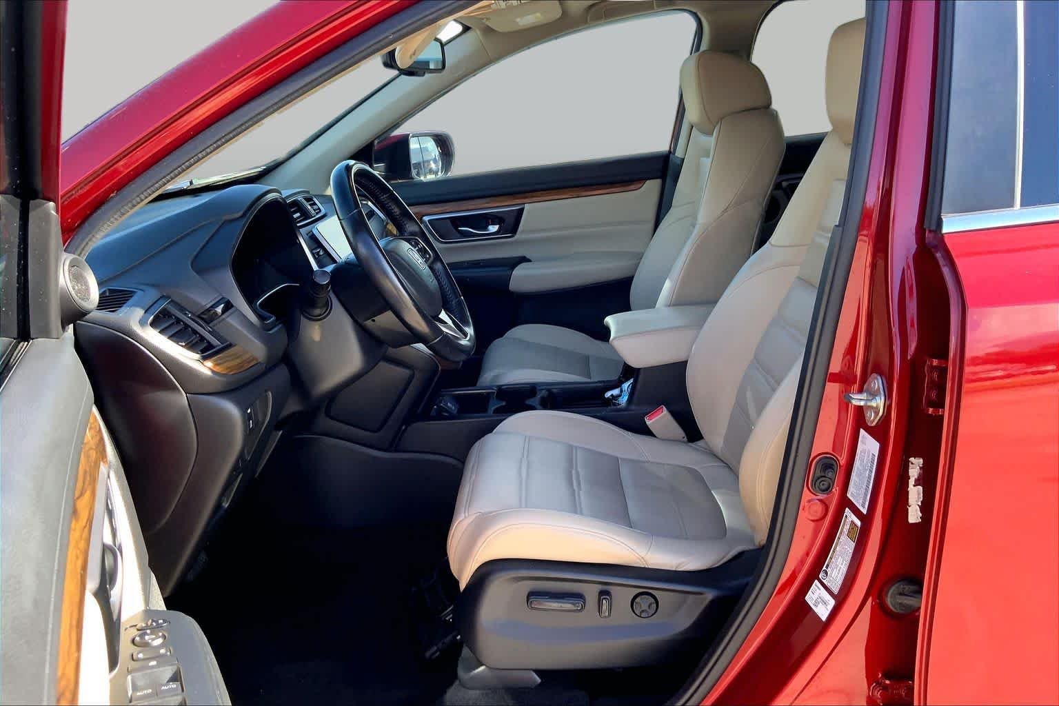 Used 2018 Basque Red Pearl II Honda Touring image 8