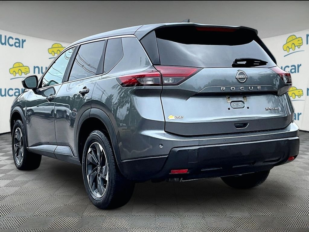 Used 2024 Gray Nissan SV image 4