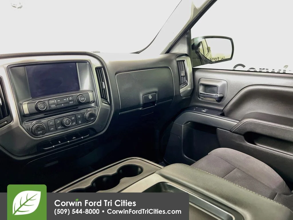 Used 2018 Black Chevrolet LT image 24