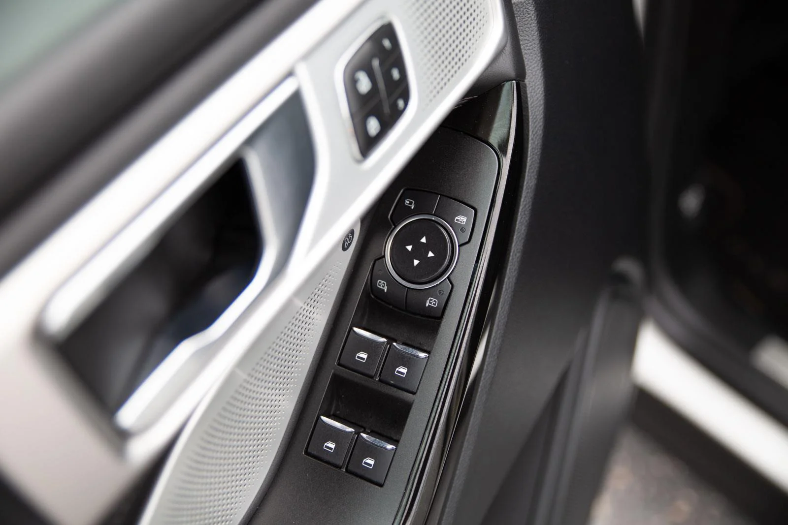 2021 Ford Explorer Platinum - Photo 19