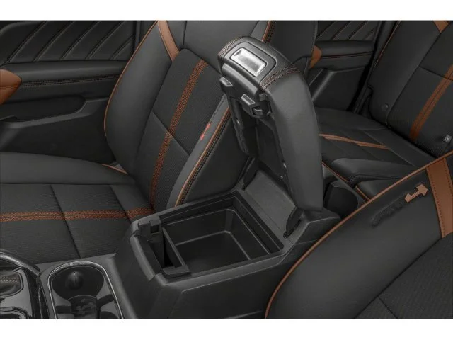 Used 2025 Deep Bronze Metallic GMC AT4 image 9