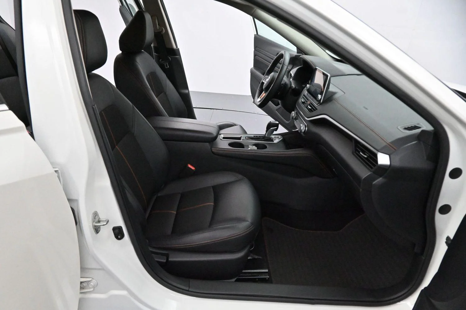 Used 2020 Pearl White Tricoat Nissan 2.5 SR image 27