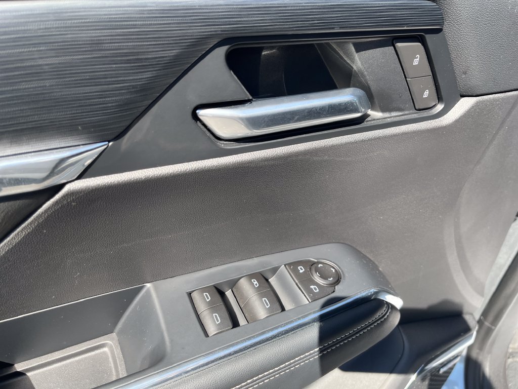 Used 2026 Silver GMC Elevation image 10