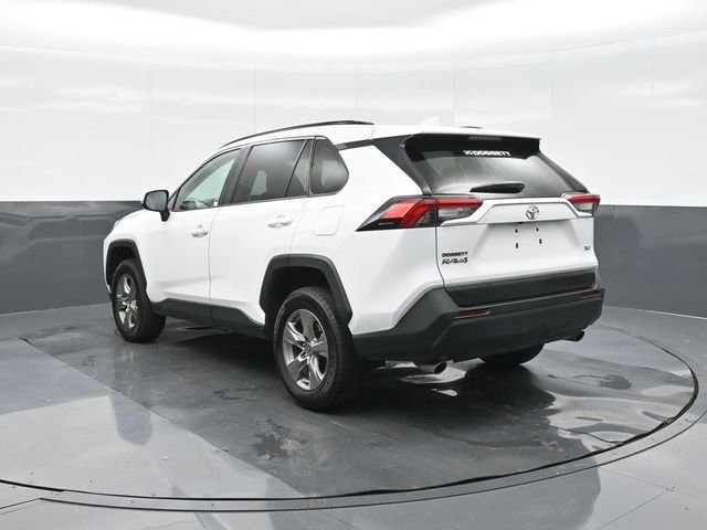 Used 2025 White Toyota XLE image 8