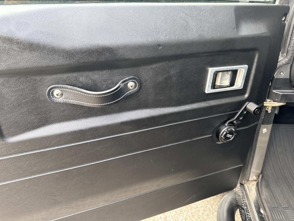 Used 1997 Beluga Black Clearcoat Land Rover COLLECTOR SERIES image 13