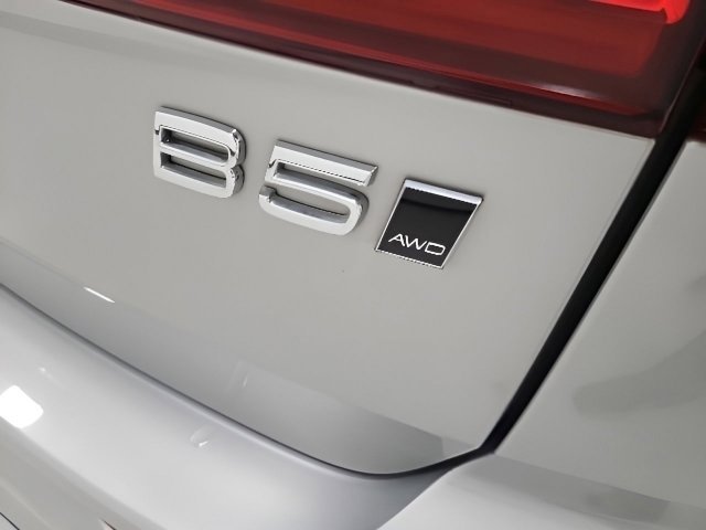 2023 Volvo XC60 Plus - Photo 9