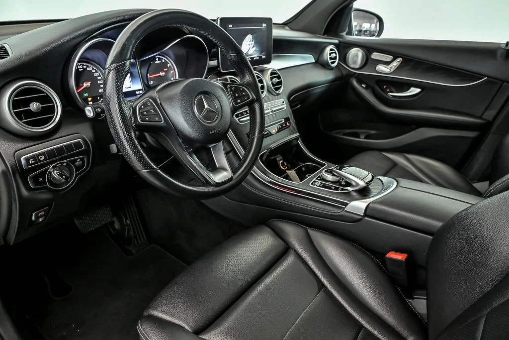 Used 2018  Mercedes-Benz GLC 300 image 13
