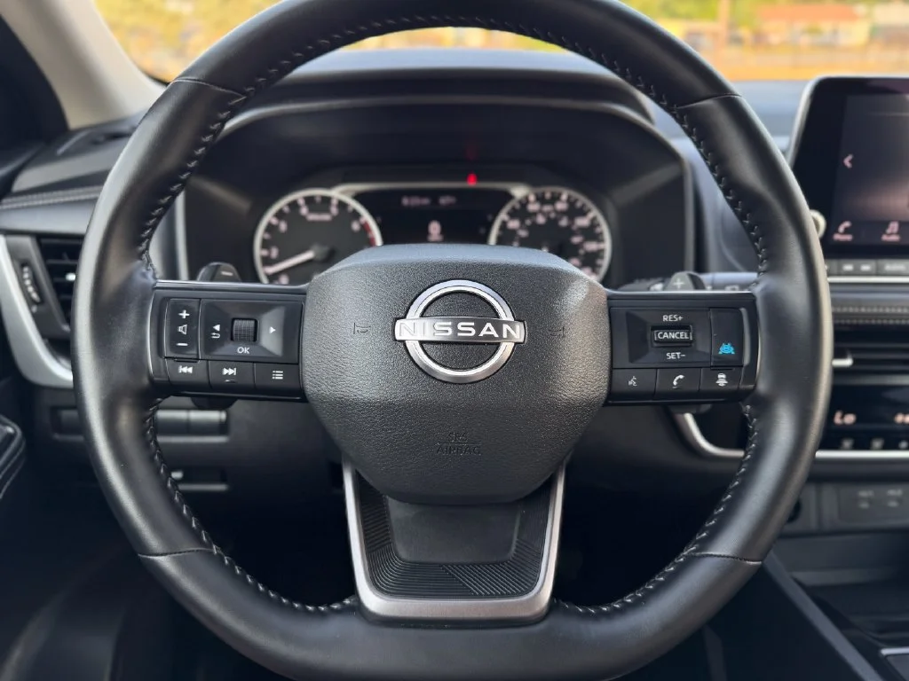 Used 2025 Gun Metallic Nissan SV image 17