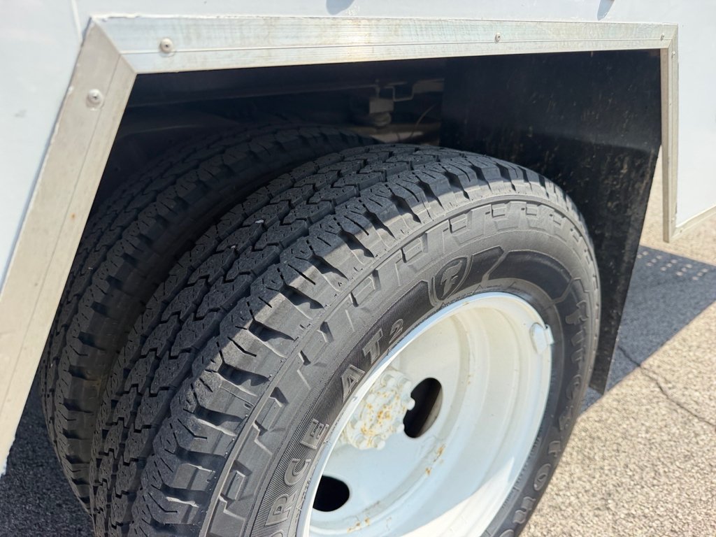 Used 2019  Ford Base image 21