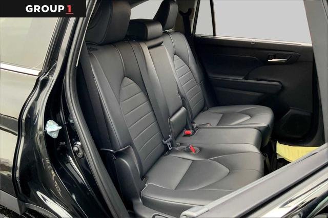 Certified Used 2021 MIDNIGHT BLACK METALLIC Toyota  image 20