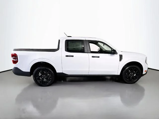 New 2026 Space White Metallic Ford XLT image 37