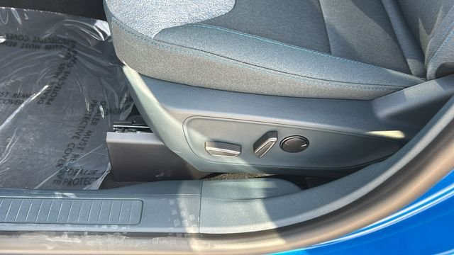 New 2025 Blue Ford XLT image 18
