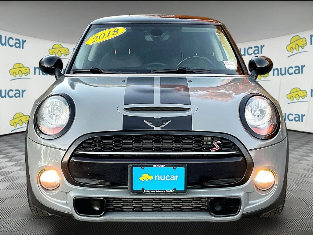 Used 2018 Gray MINI Base image 2