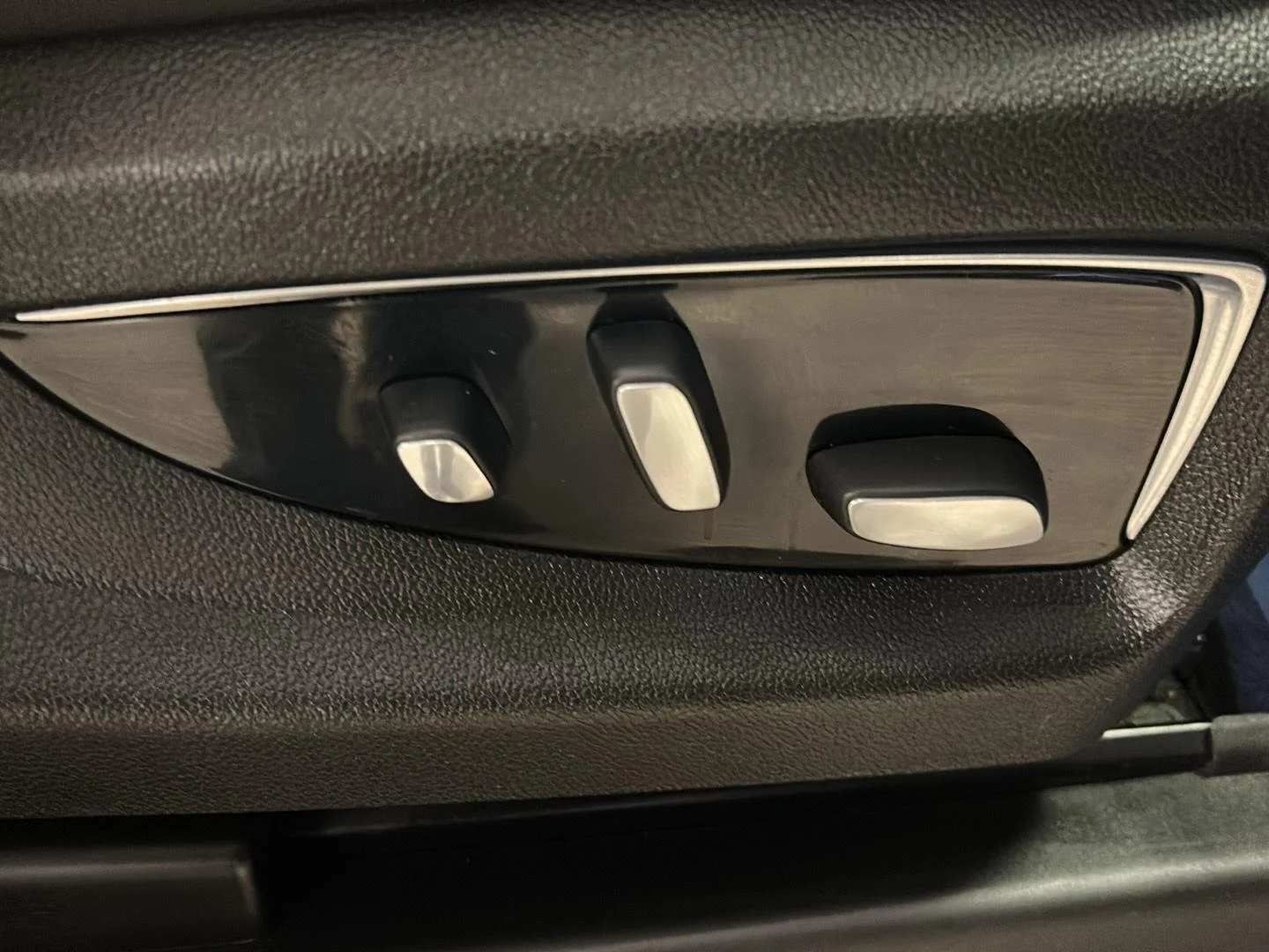 Used 2020 Black Raven Cadillac Premium Luxury image 23