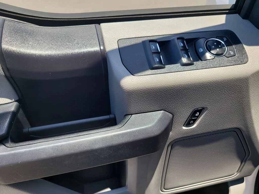 Used 2018 White Ford XL image 14